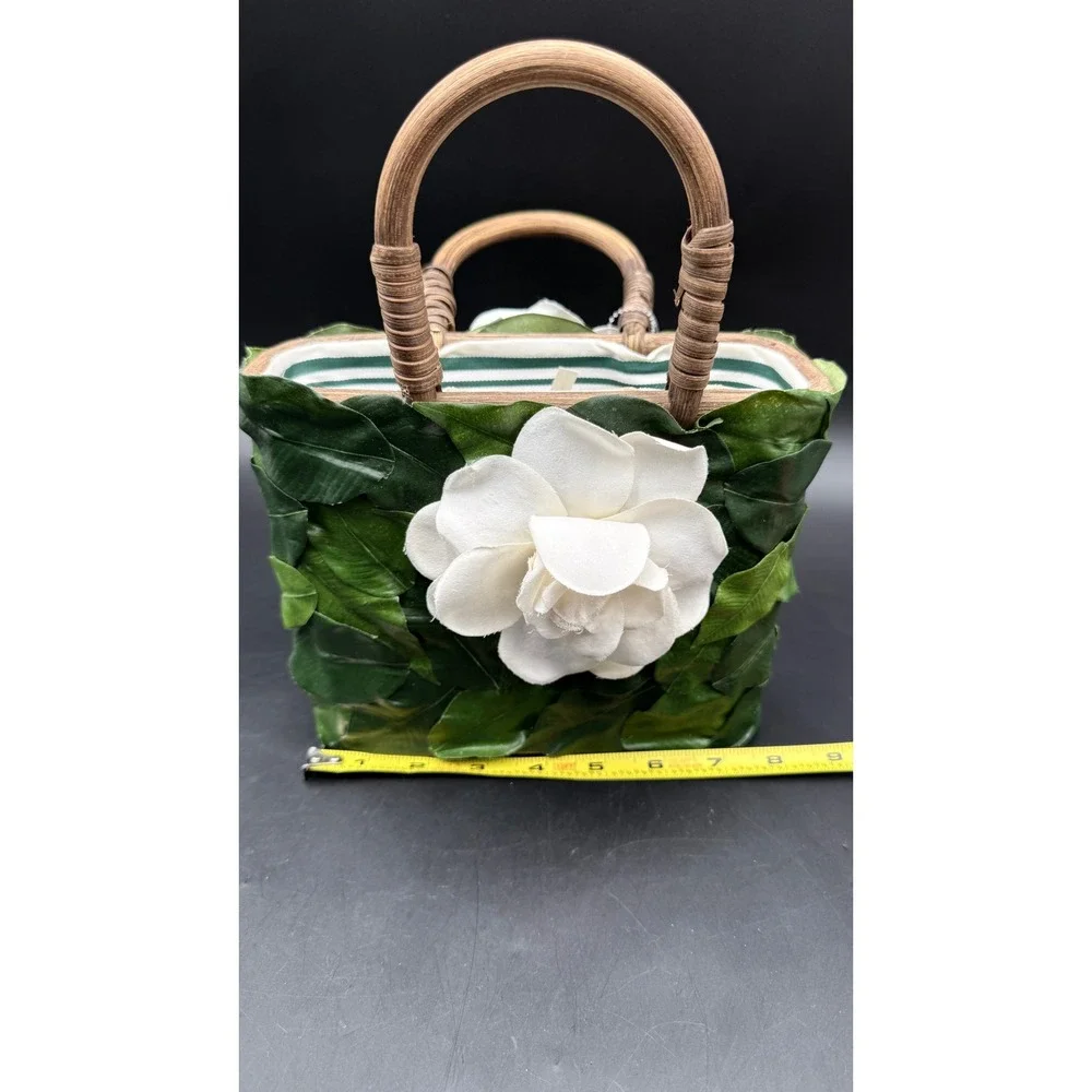 Gretchen Scott Green Leaf White Flower Garden Tote Bag Wood Handles